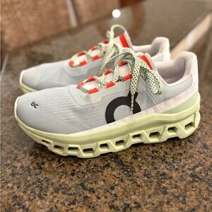 On Cloud Running Cloud Monster women’s size 8.5 Running shoes. Excellent!